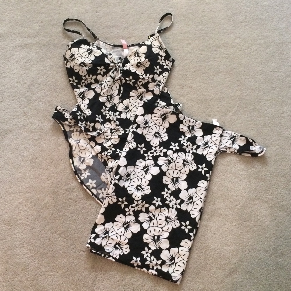 Victoria’s Secret White & Black Tankini 3 Pc. Set